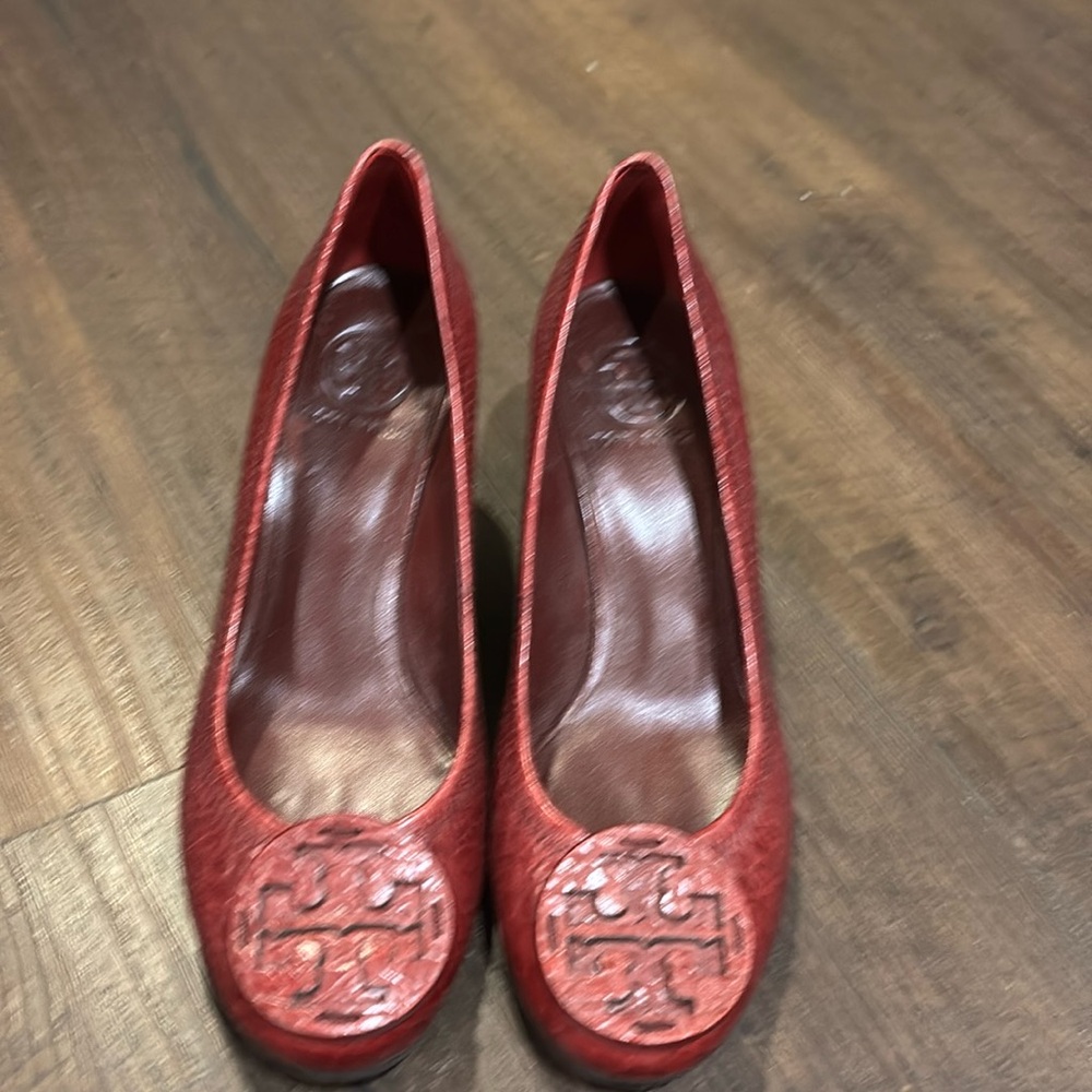 Tory Burch Sally Croc Embossed Leather Red Wedge Shoes 8.5